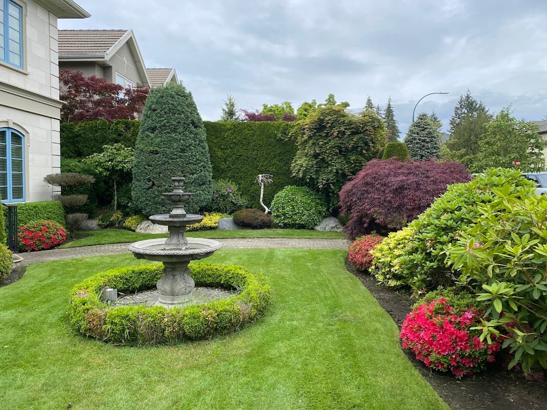 Busy De's home & Garden