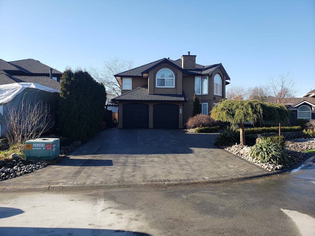 Creative Concepts Living - Landscaping • Artificial Turf • Concrete • Carpentry photo 4
