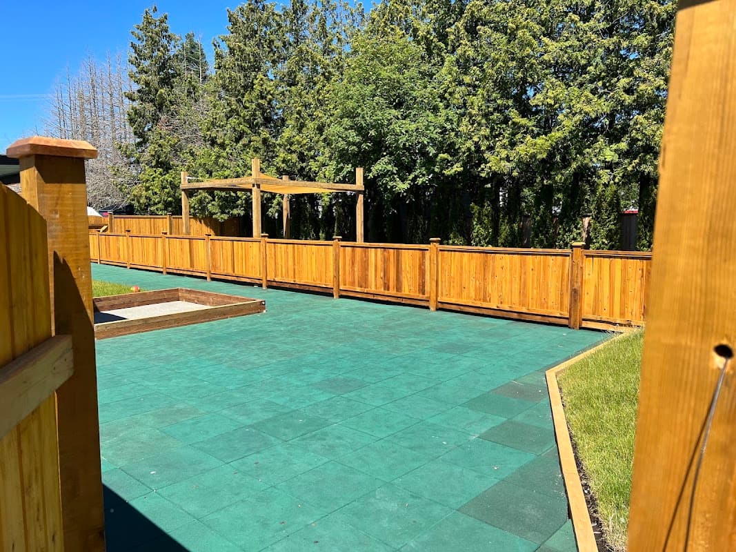 Global cedar fence photo 4