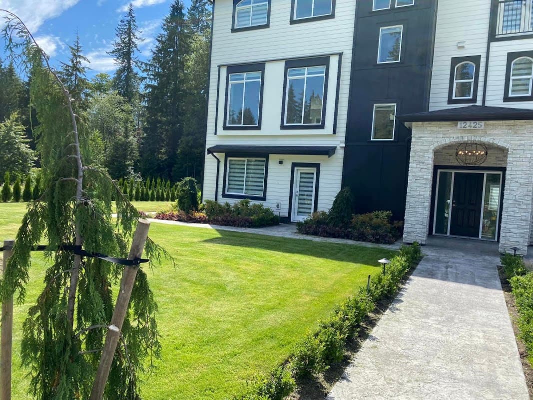 Greenlii Lawn & Landscape - Maple Ridge photo 2