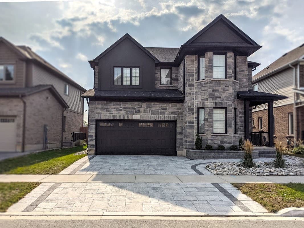 Helmutz Landscape & Interlock project photo