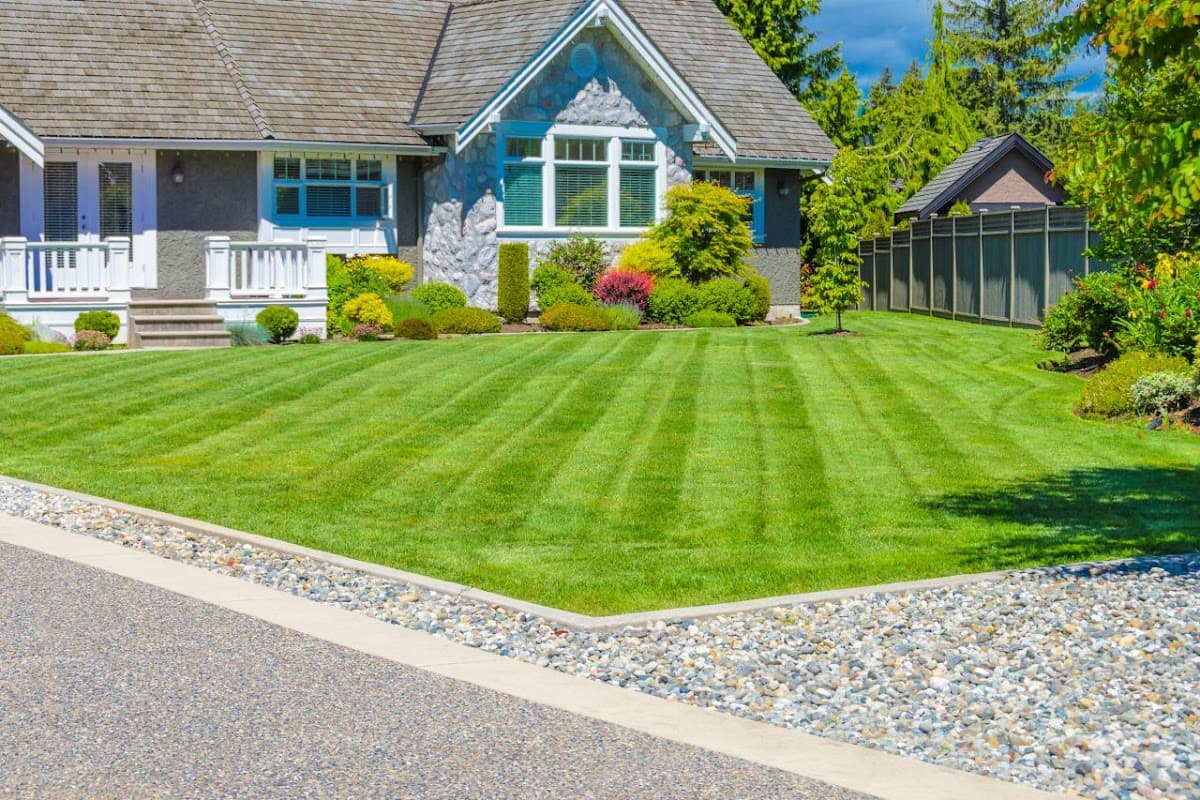 Liberty Lawn Maintenance photo 3