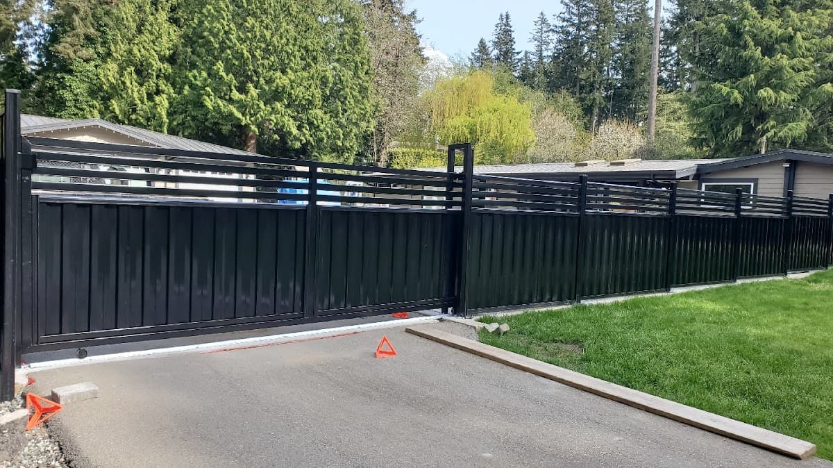 Metropolitan Fence and Gate Ltd. project photo