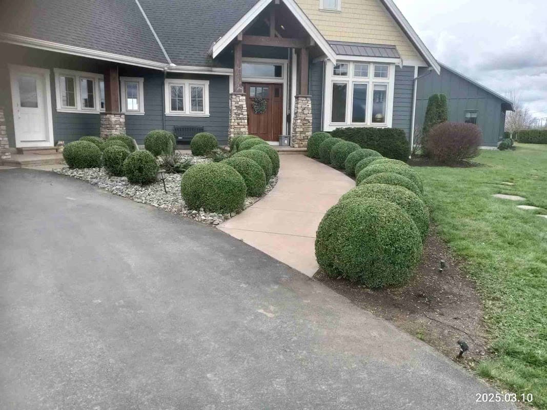 The Grounds Guys of Abbotsford photo 4
