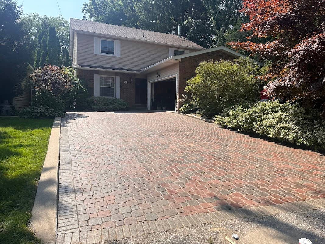 BEST Pressure Wash & Driveway Seal photo 4