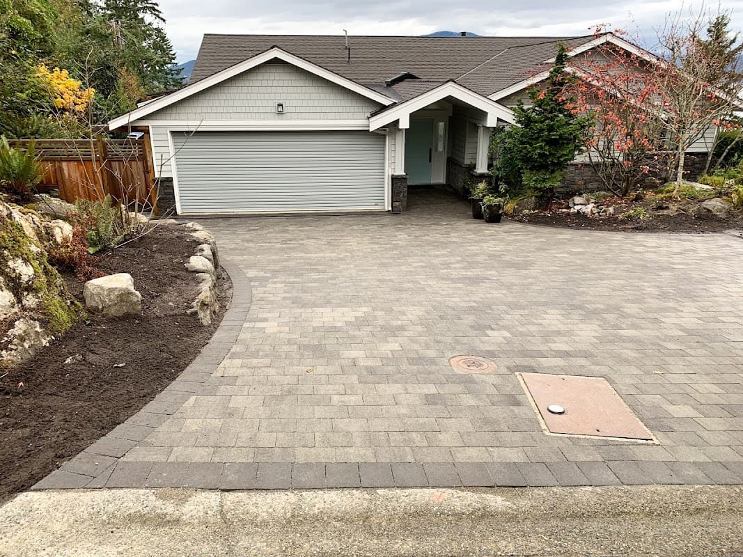 Thaysen Landscapes Inc photo 2